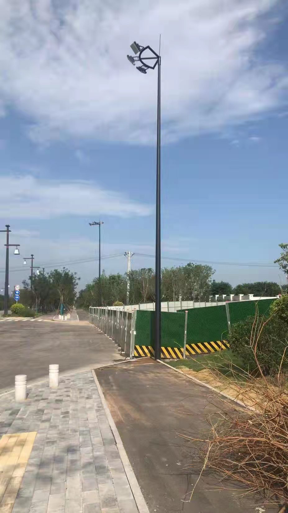 涇河新城張良路12米三火燈
